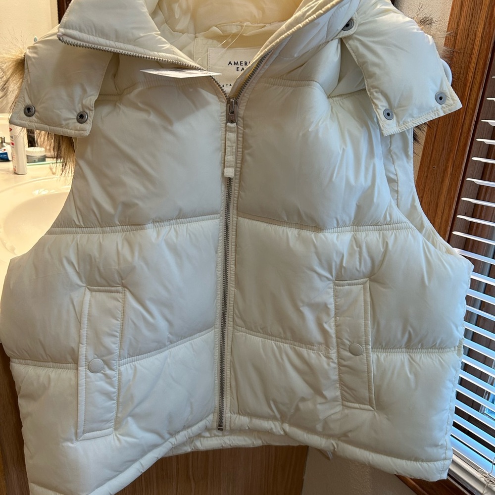 American Eagle Cream Puffer Vest with Hood
